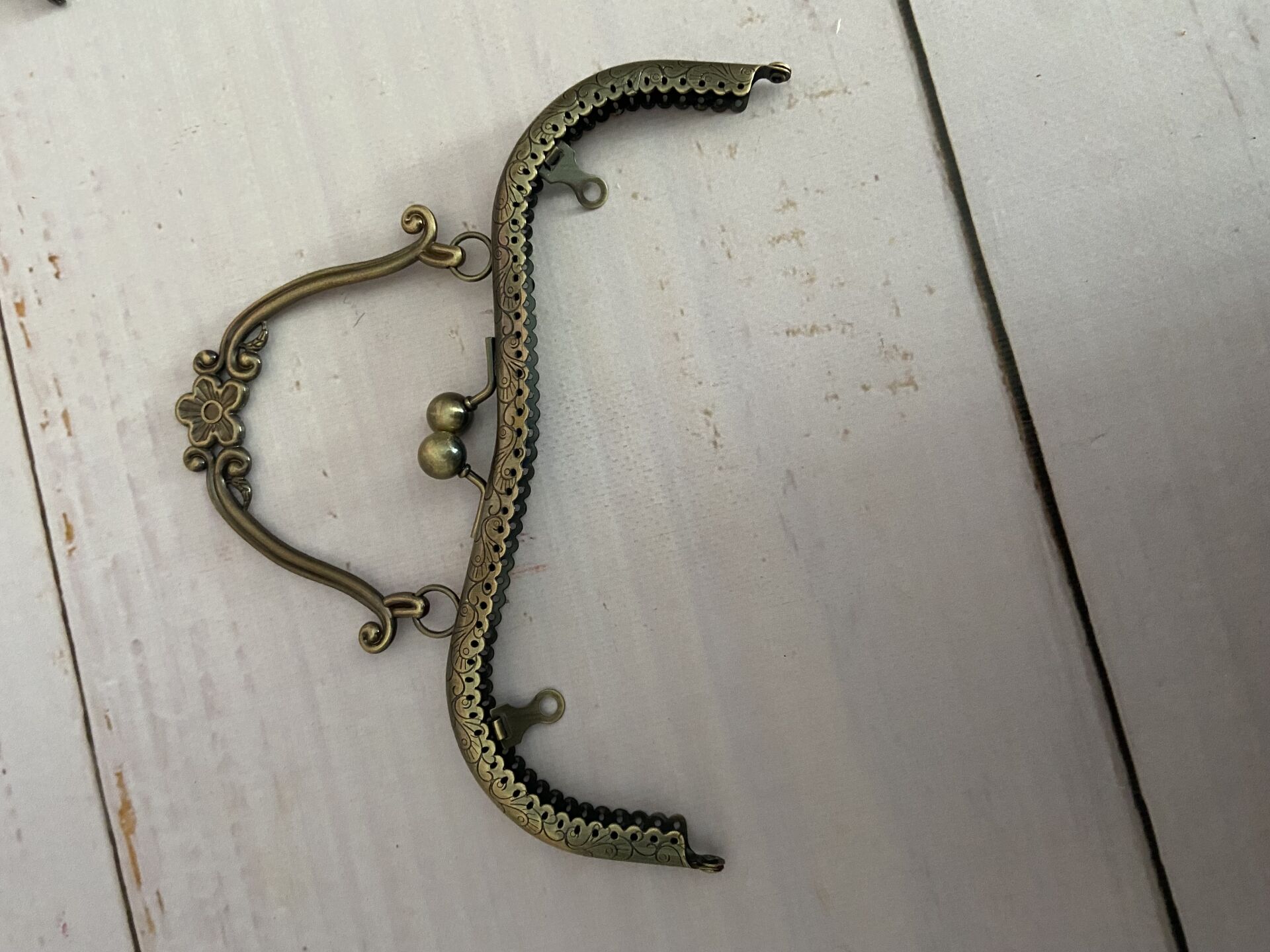 20 CM METAL ÇANTA KULPU