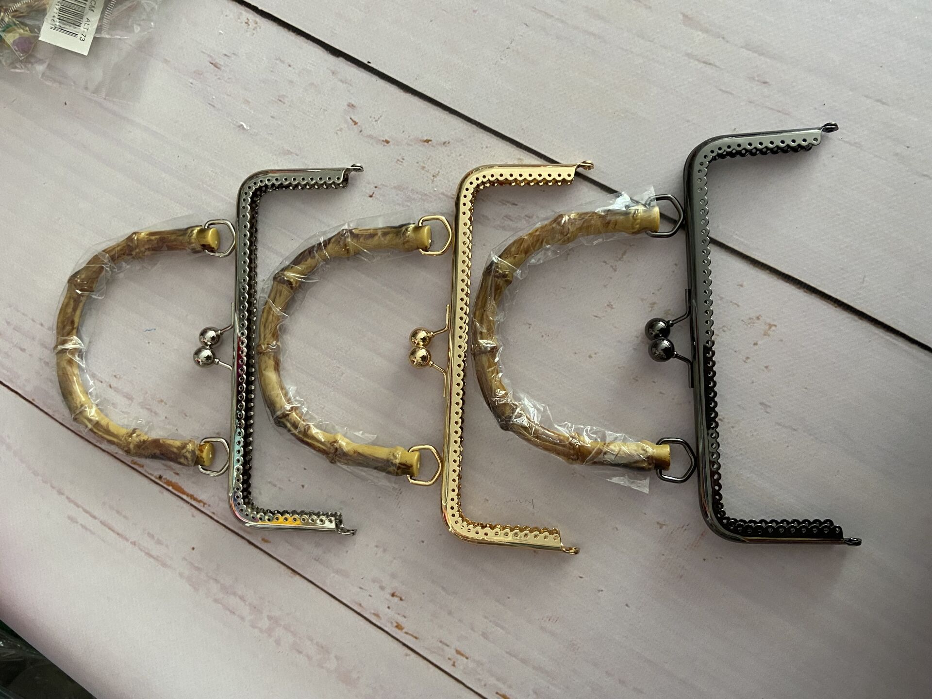 20 Cm KULPLU ÇANTA KLİPSSİ