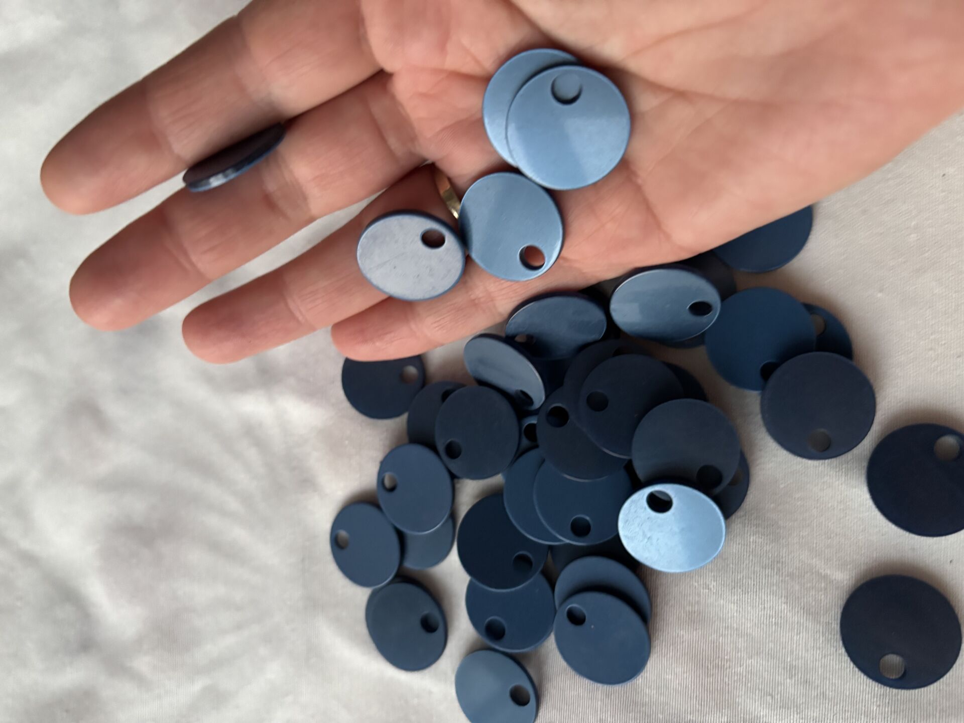 Sedefli Plastik Çanta Pulu 2CM  50 gr Lacivert