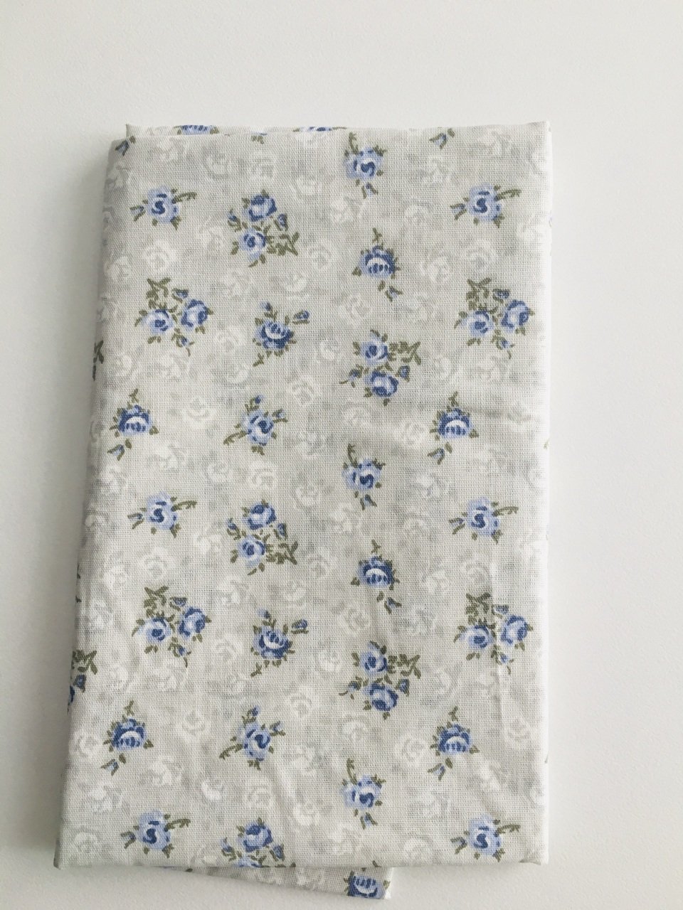 Gri Mavi Çiçekli Poplin Kumaş